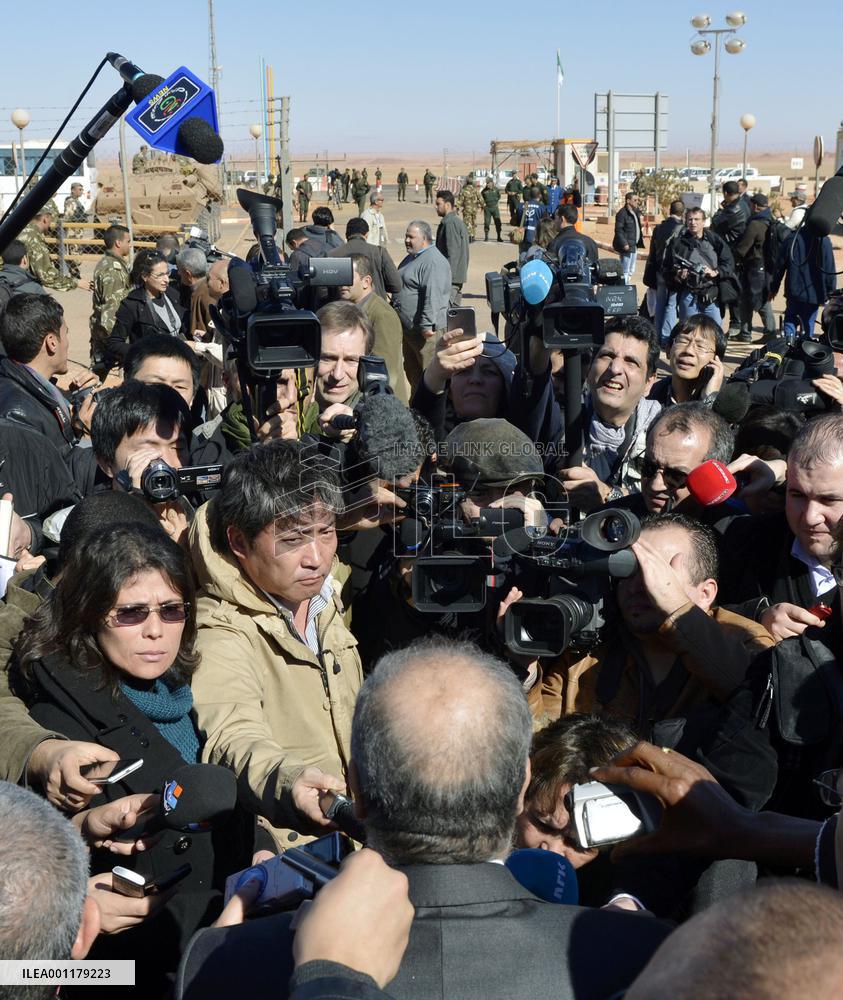 Algeria shows hostage crisis site to press