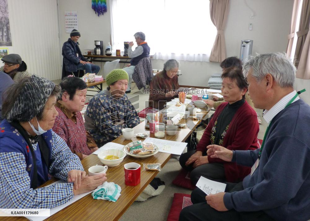 Temp housing communities hope to stay united