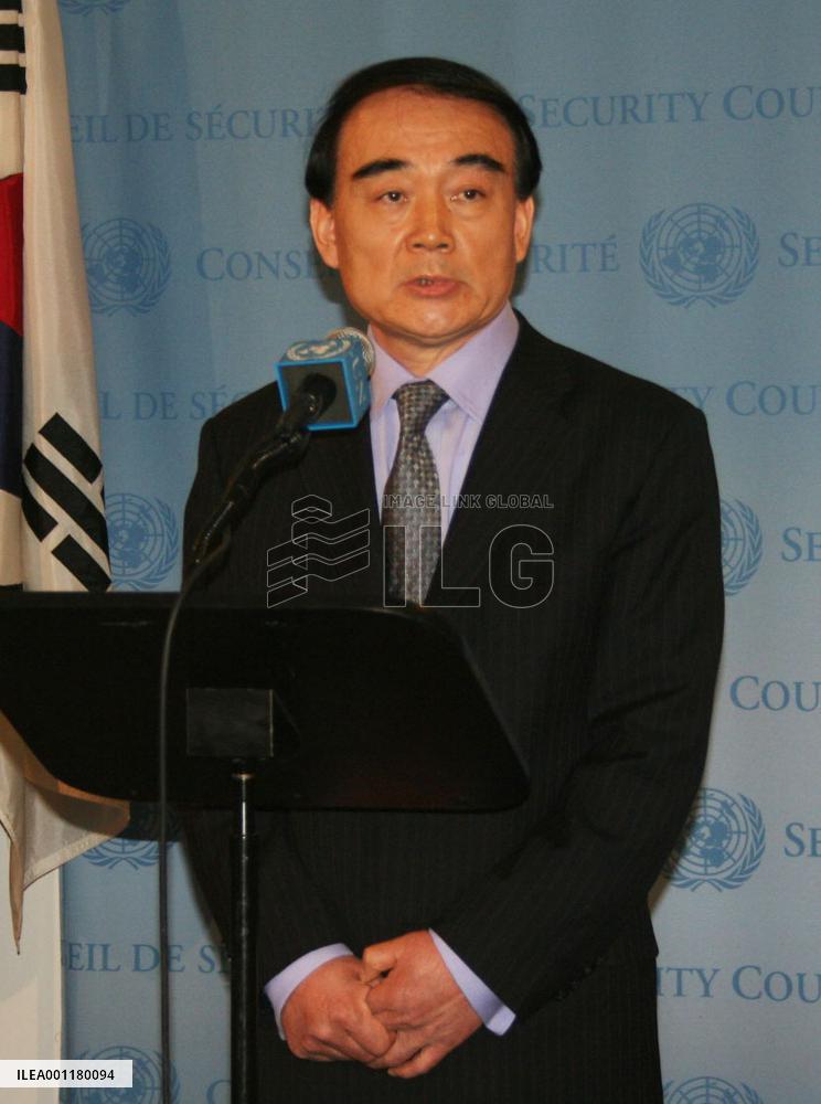 U.N. votes for sanctions on N. Korea