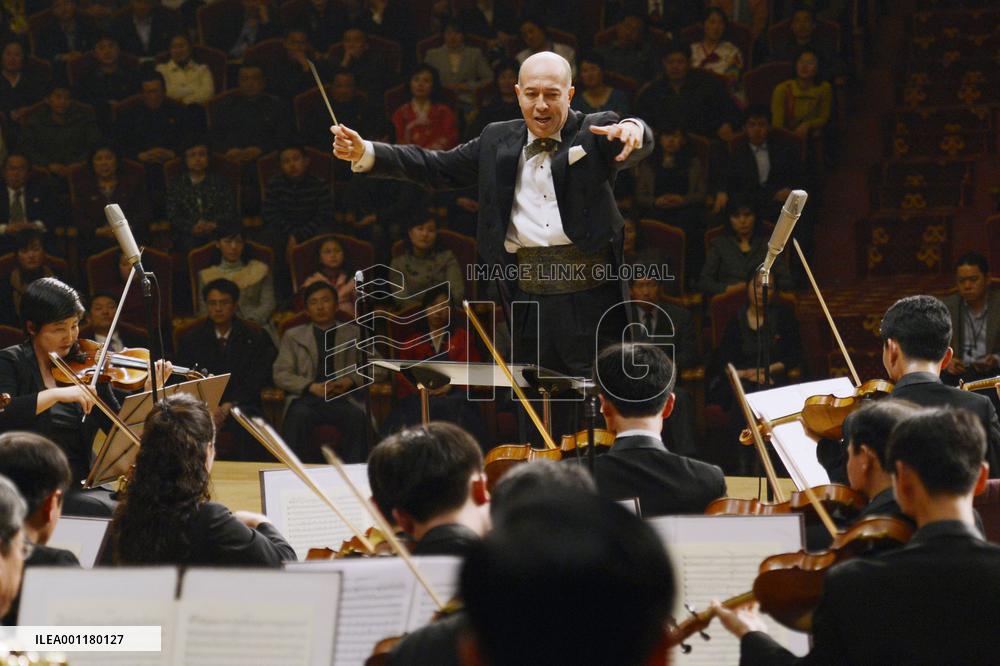 Japanese conductor leads N. Korean orchestra