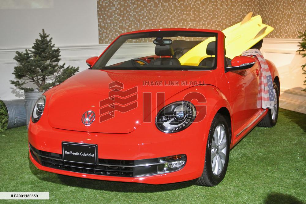 Volkswagen begins selling Beetle convertible in Japan