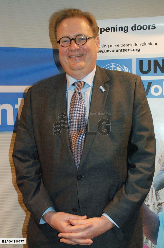 U.N. Volunteers program chief