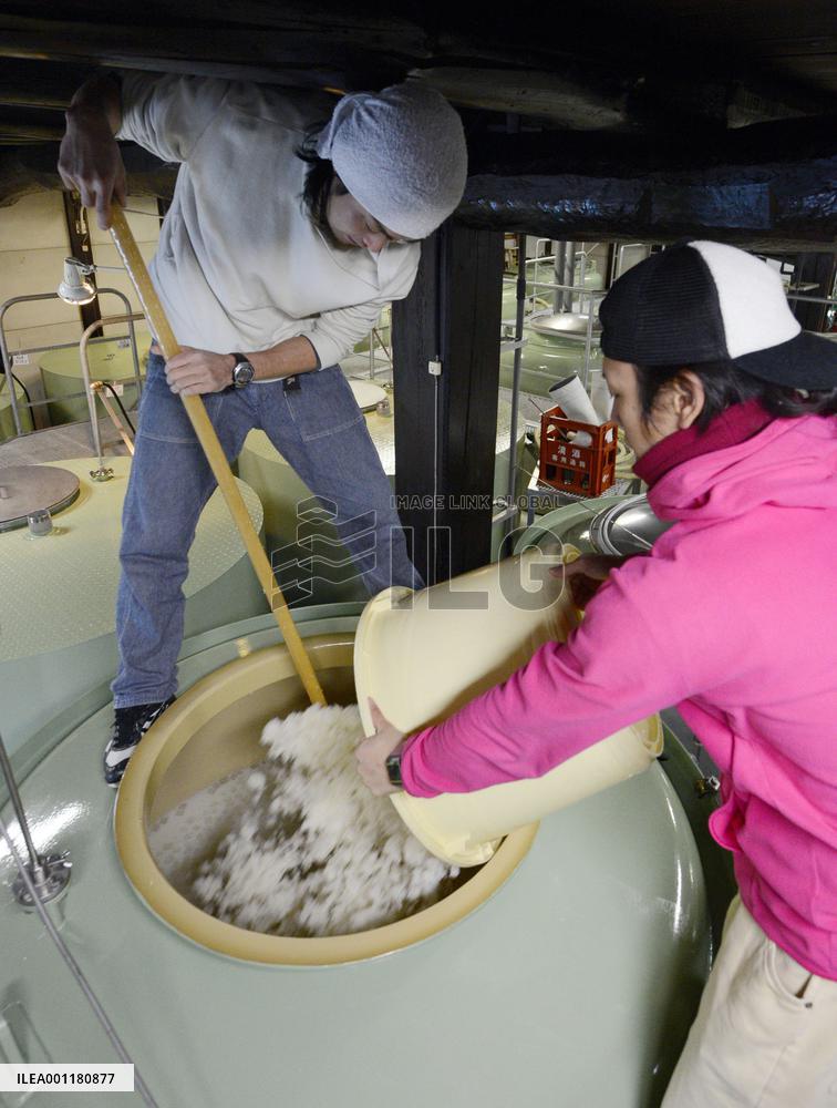 Japanese brewers out to take sake global