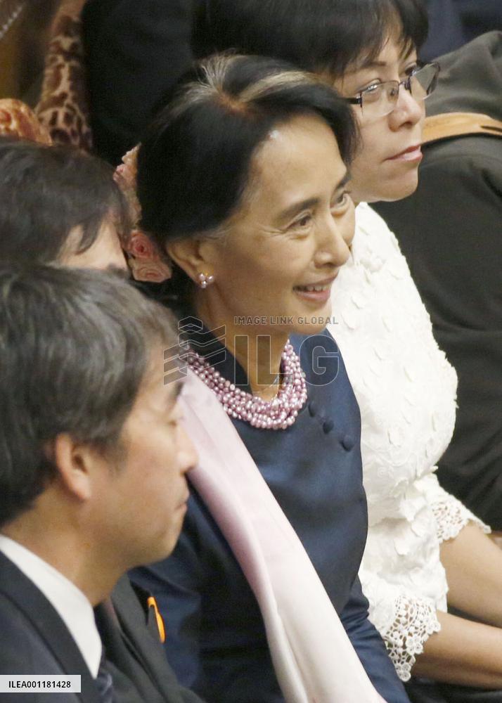 Suu Kyi visits Japanese parliament