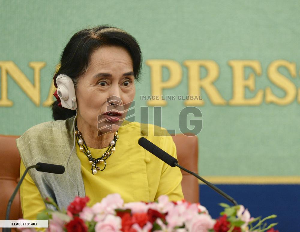 Suu Kyi in Japan