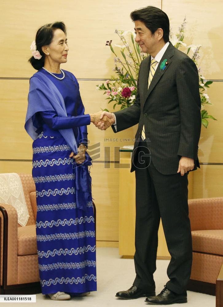Suu Kyi in Japan