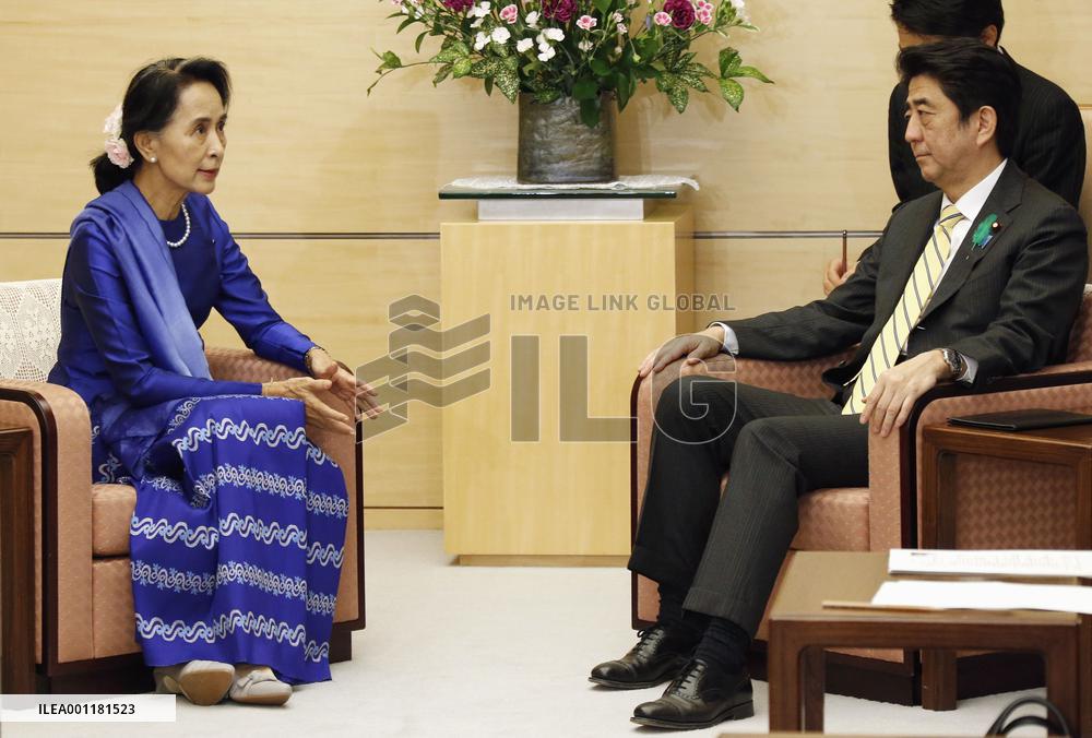 Suu Kyi in Japan