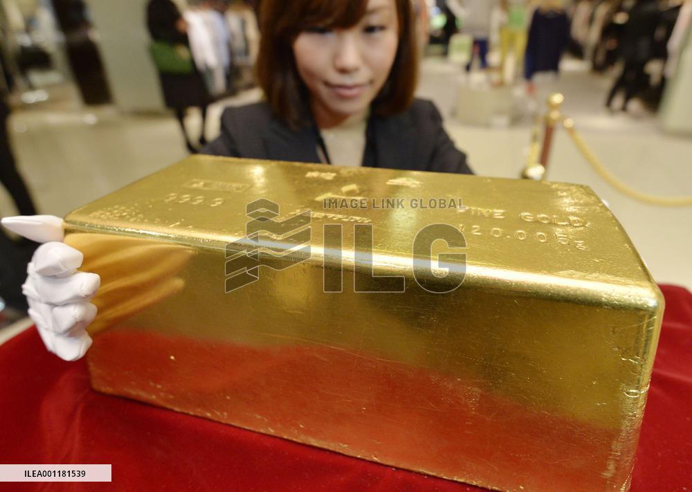 Gold bullion worth 600 mil. yen