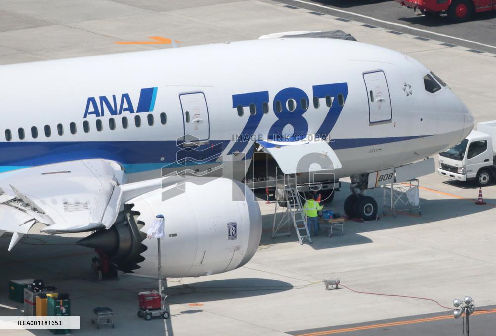 Modifying troubled Boeing 787 jets