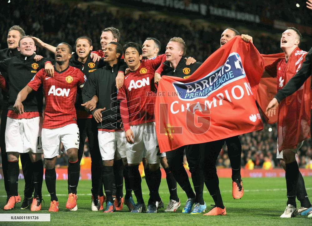 Kagawa joins celebrations as Man Utd clinch league title