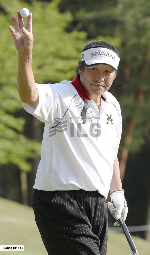 66-year-old Jumbo Ozaki turns back clock with 62