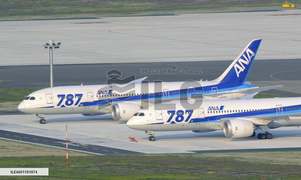 Japan lifts grounding of Boeing 787s