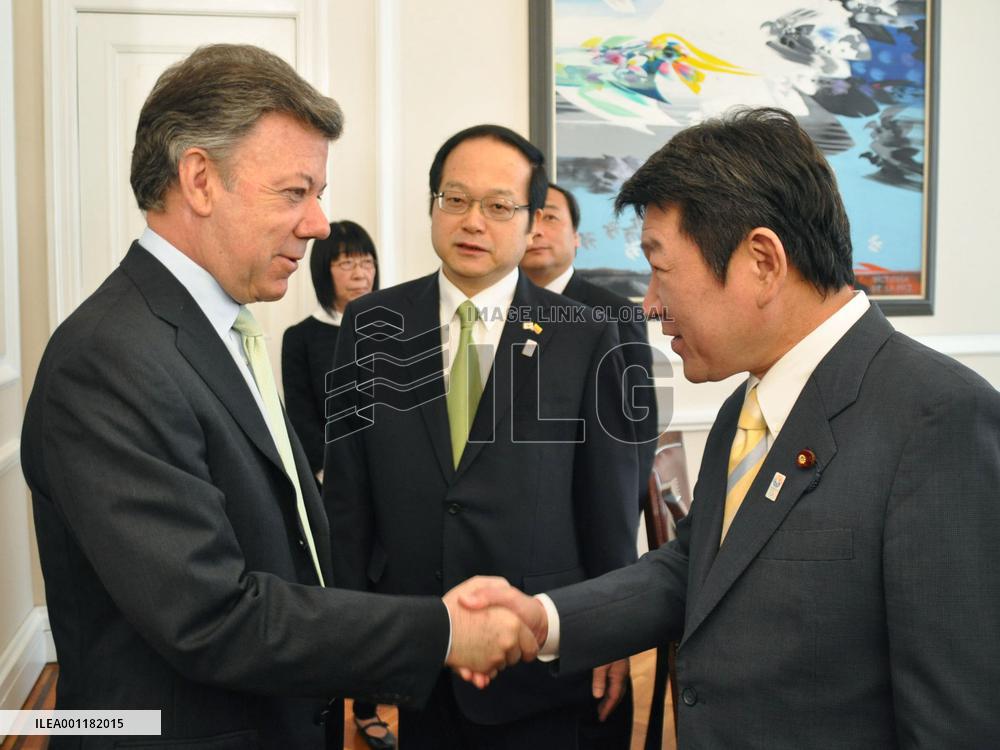 Japan minister Motegi meets Columbia President Santos