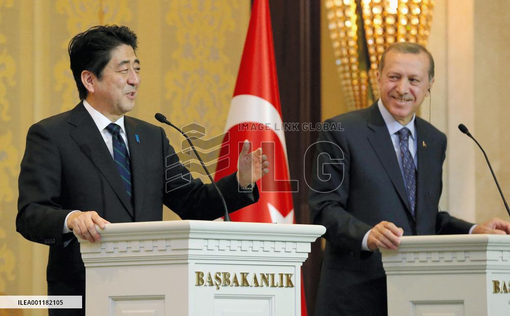 Japan prime minister in Turkey