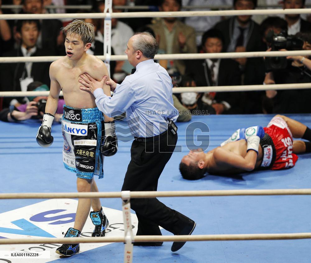 Ioka defends WBA crown with 9th-round KO