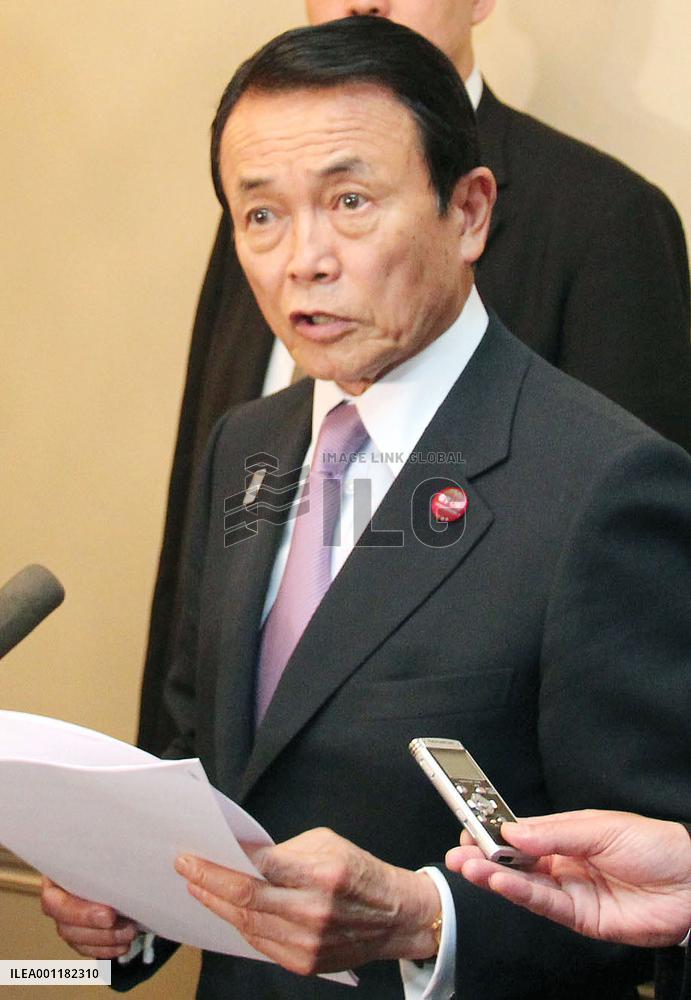 Aso at G-7