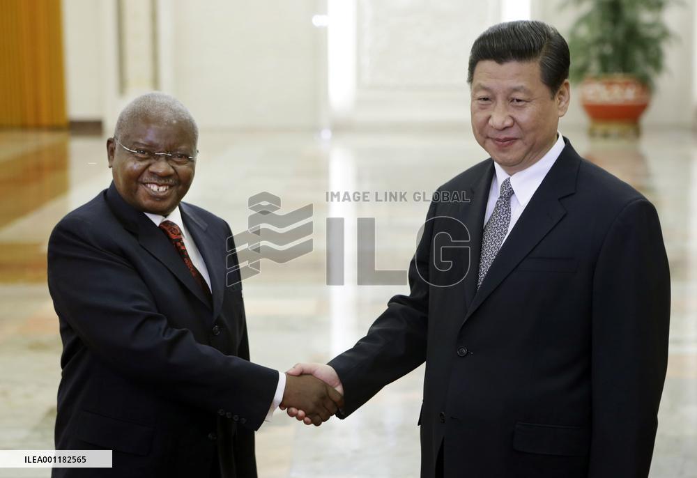 Mozambique president in China