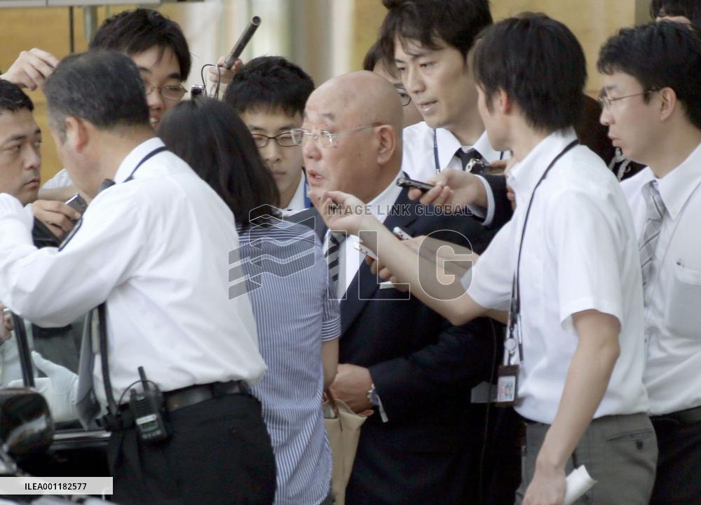 Abe briefed by adviser about N. Korea trip