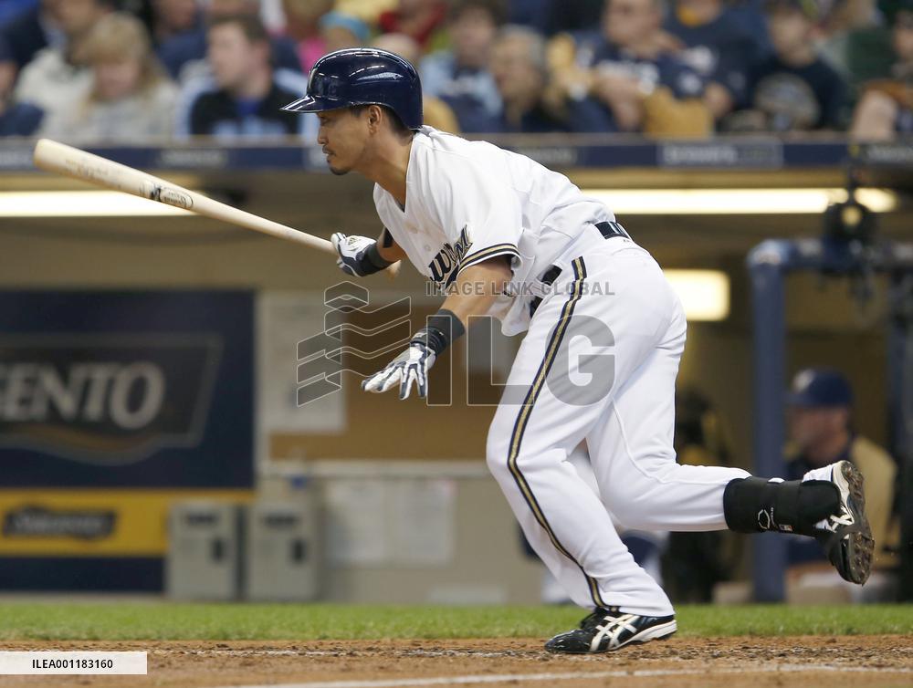 Aoki gets 1,500th career hit