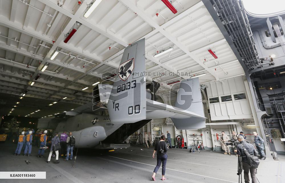 Osprey lands on Japan destroyer