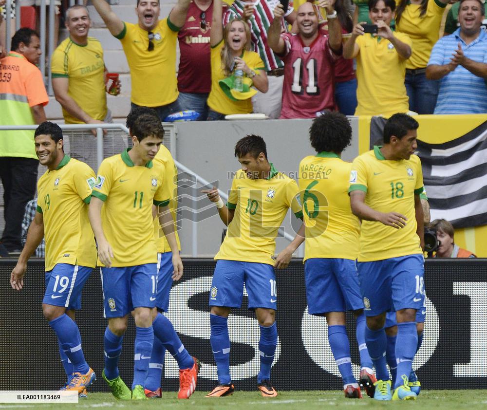 Brazil beat Japan in Confederations Cup