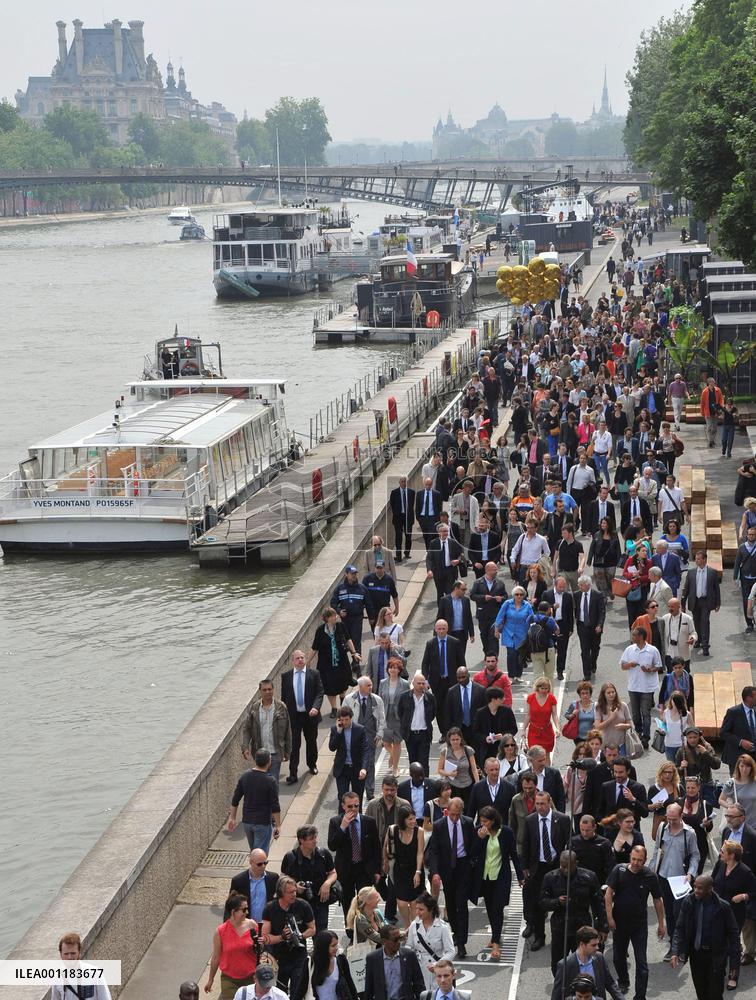 Walking path on bank of the Seine