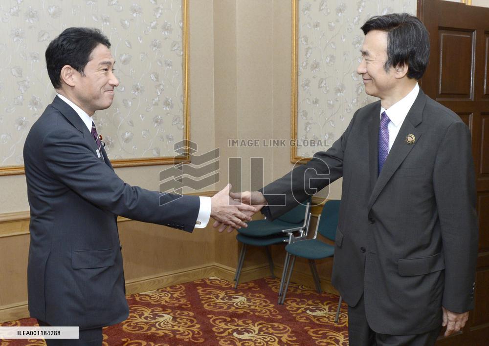 Japan, S. Korea agree to improve ties
