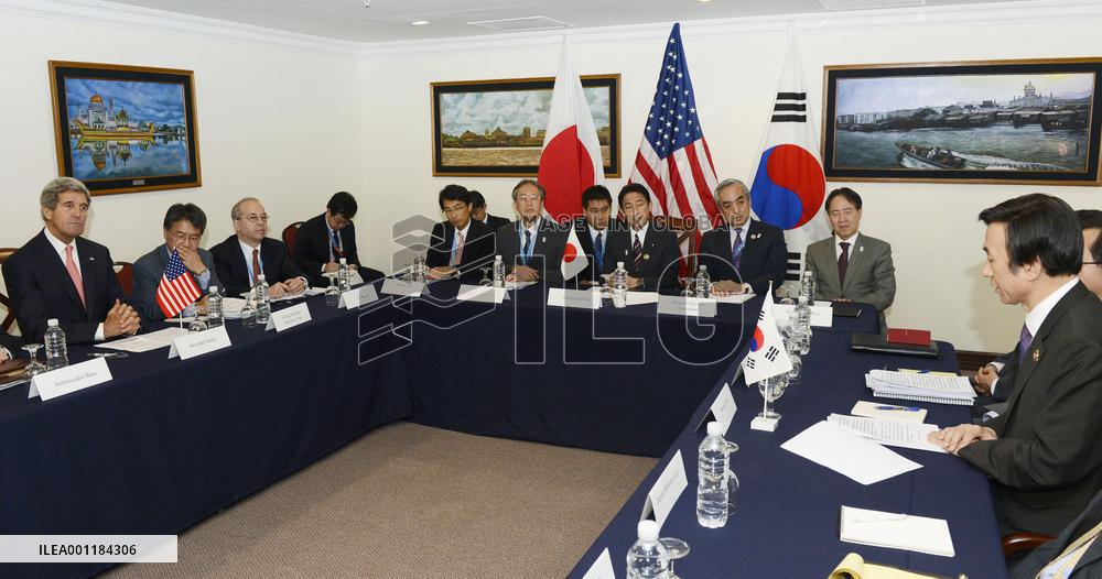 Japan, U.S., S. Korea foreign chiefs
