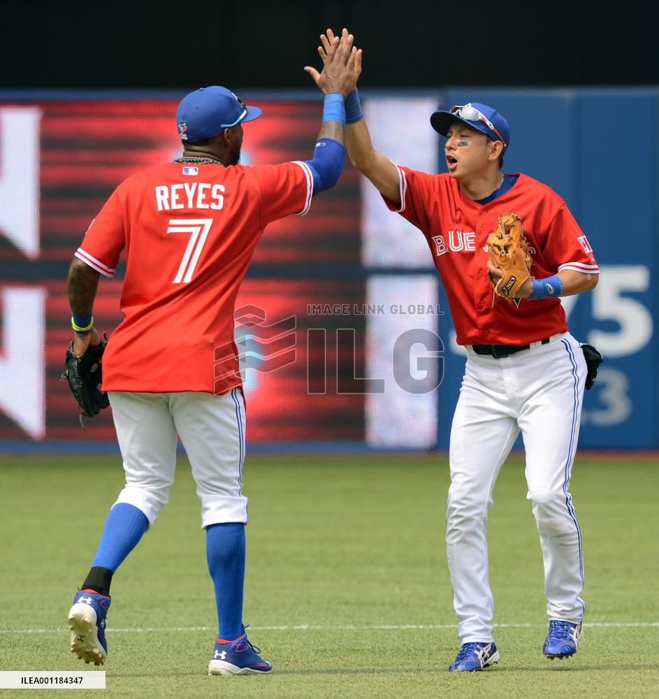 Kawasaki back to Blue Jays