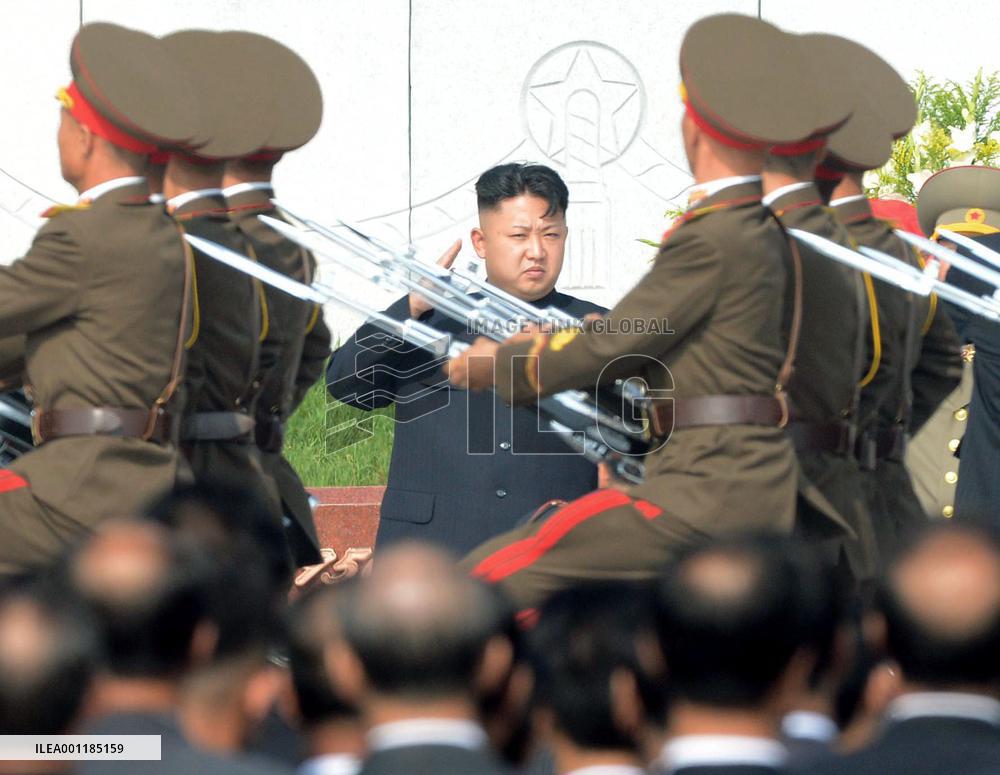 N. Korean leader visits cemetery