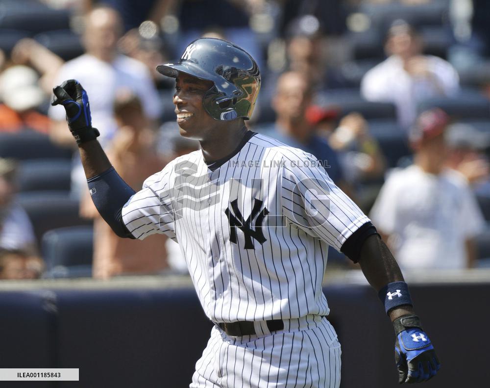 Soriano belts 2,000th ML career hit