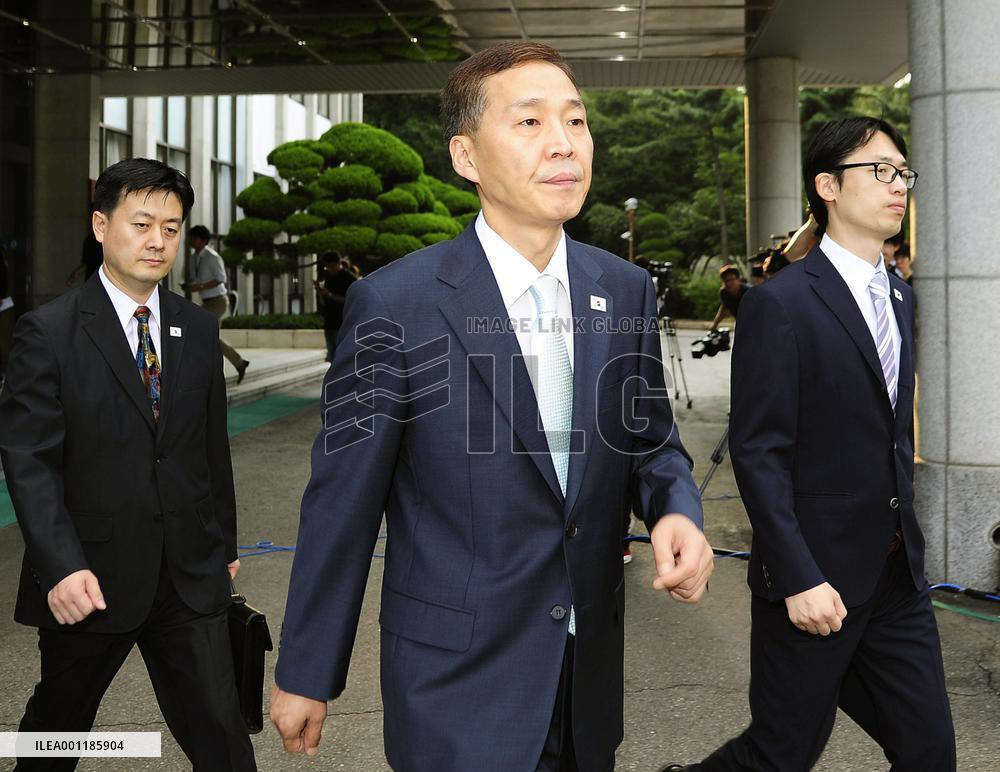 2 Koreas begin talks on joint industrial zone