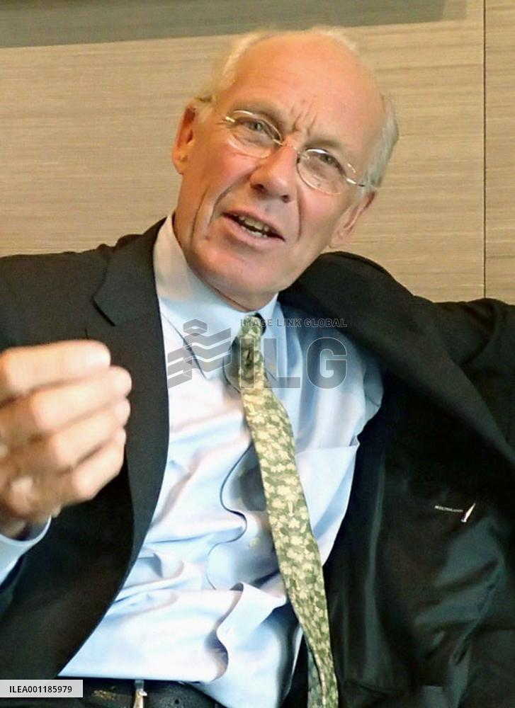 Norwegian scholar warns again of economic, climate collapse