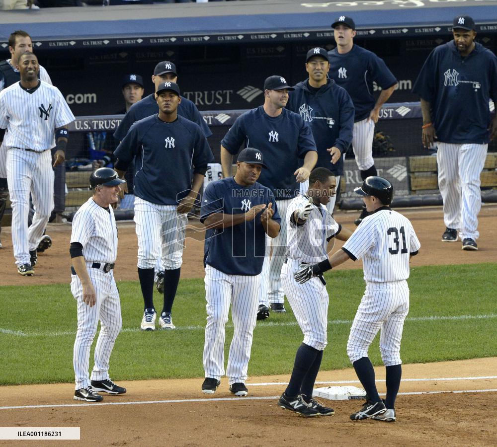 Ichiro reaches 4,000 career hits