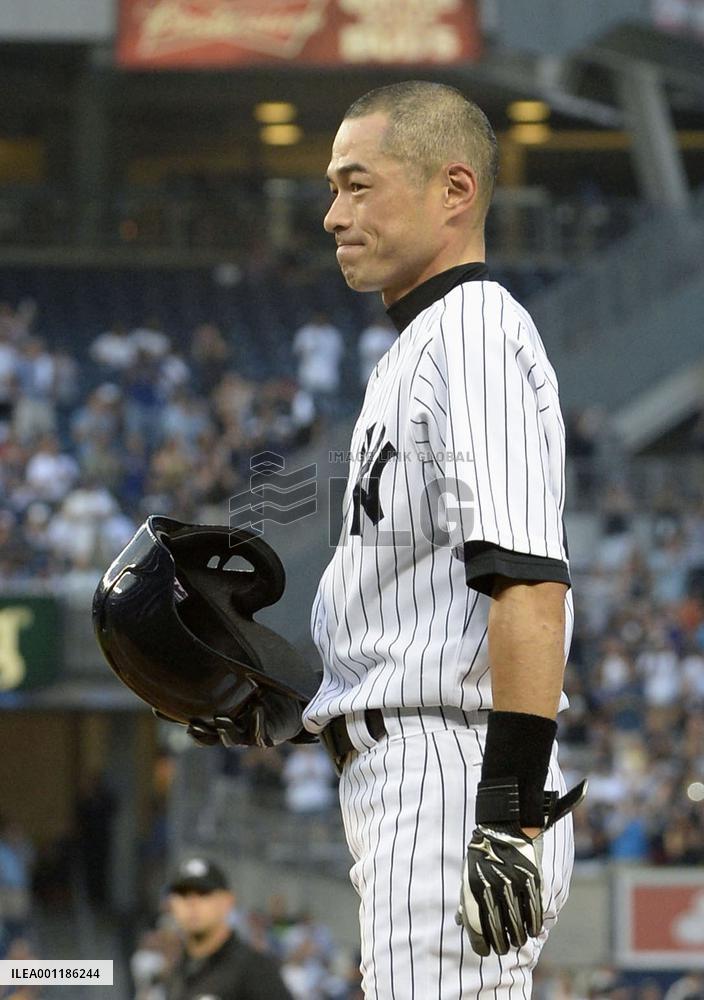 Ichiro reaches 4,000 career hits
