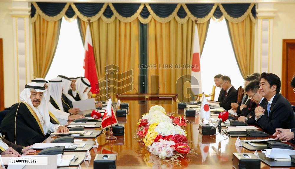 Abe in Bahrain