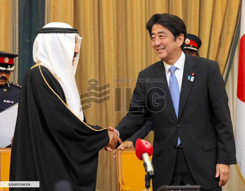Abe in Bahrain