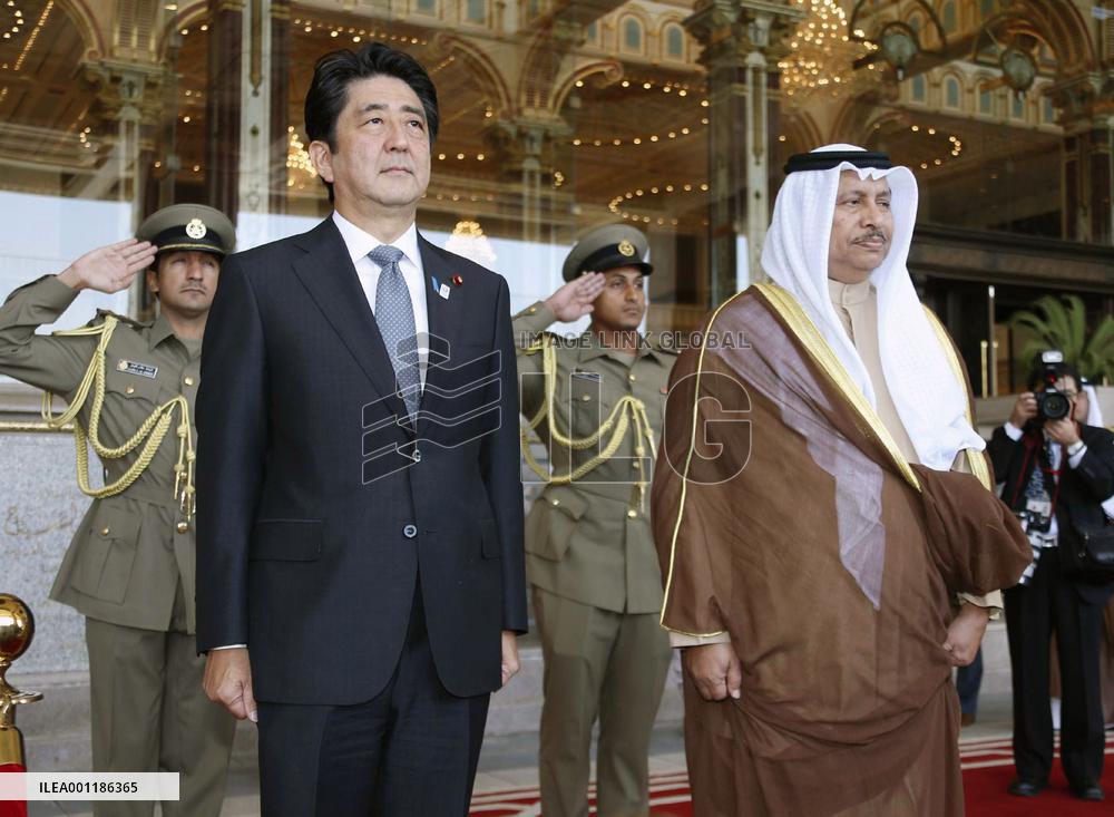 Abe in Kuwait