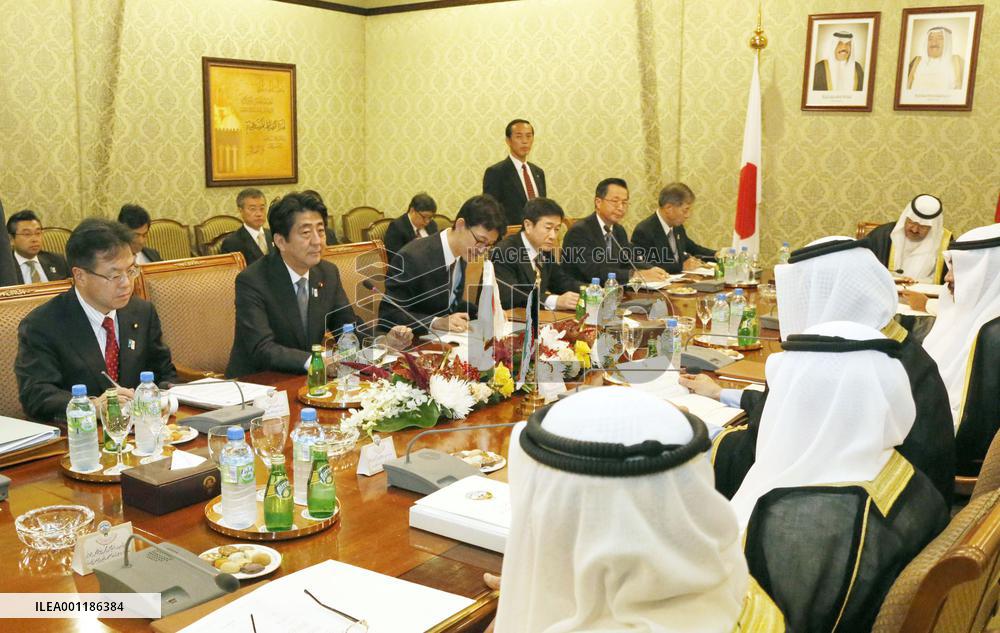 Abe in Kuwait