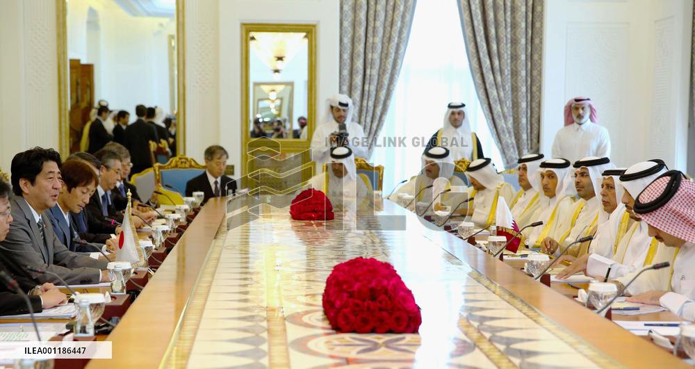 Abe in Qatar