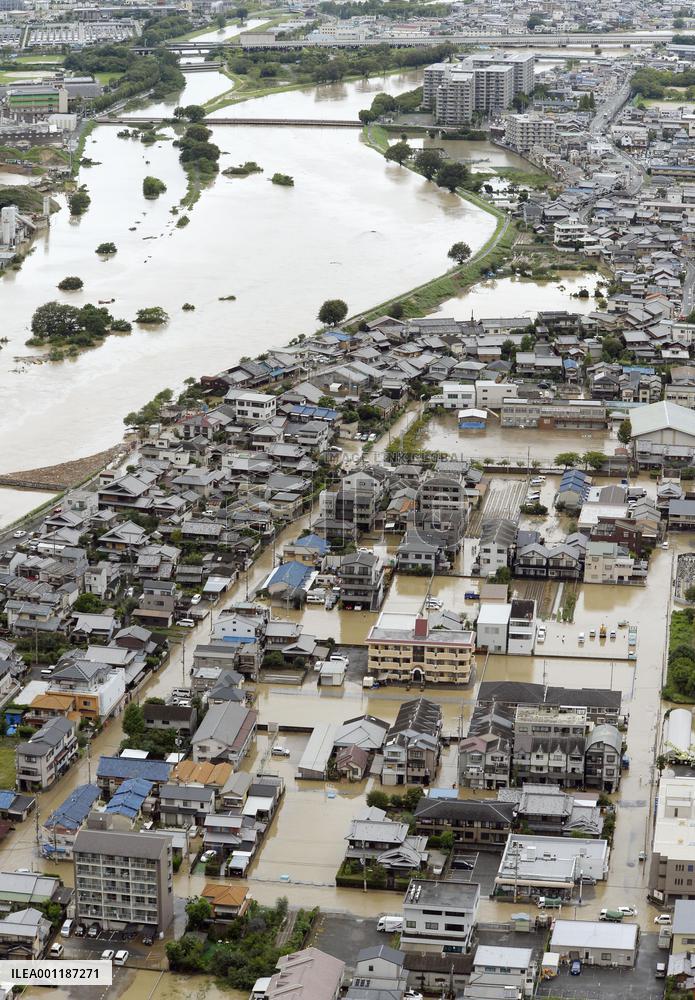 Typhoon hits Japan