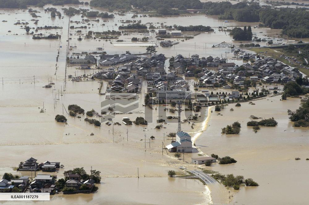 Typhoon hits Japan