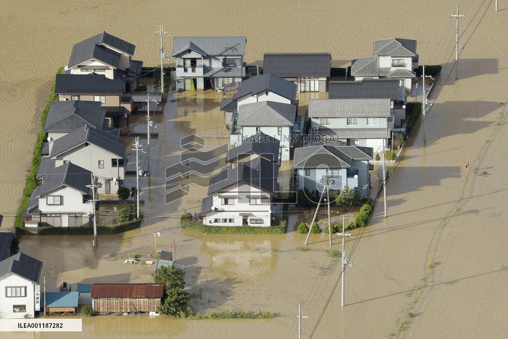 Typhoon hits Japan