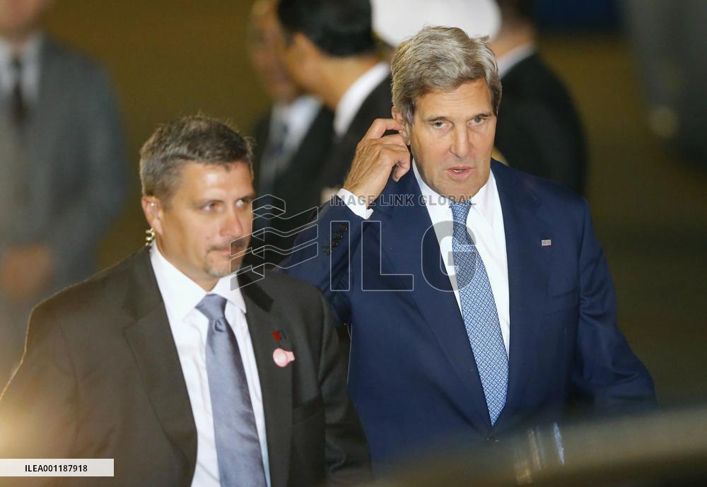 U.S. secretaries in Japan
