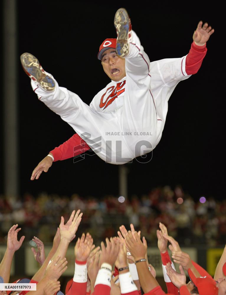 Hiroshima outfielder Maeda retires