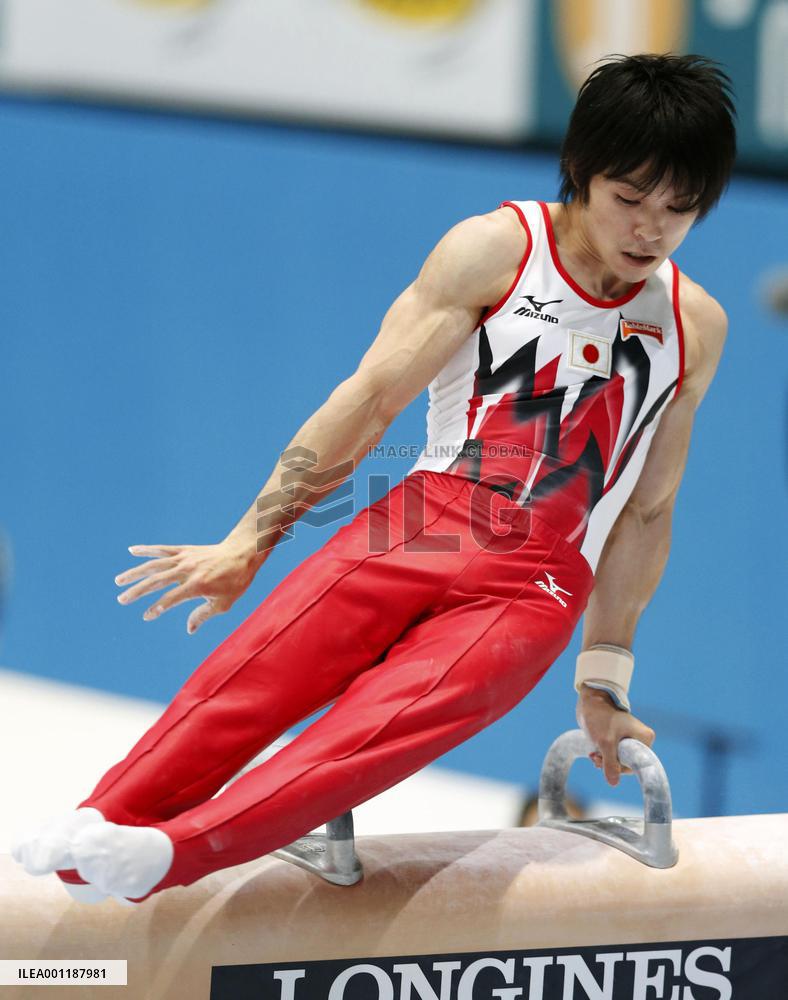 Uchimura wins 4th straight all-around world title