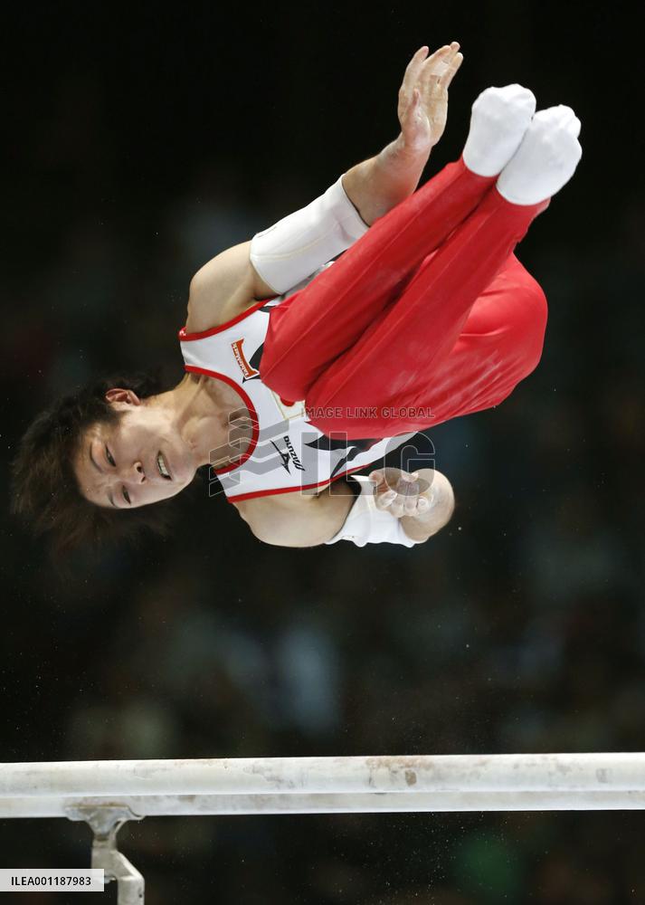 Uchimura wins 4th straight all-around world title
