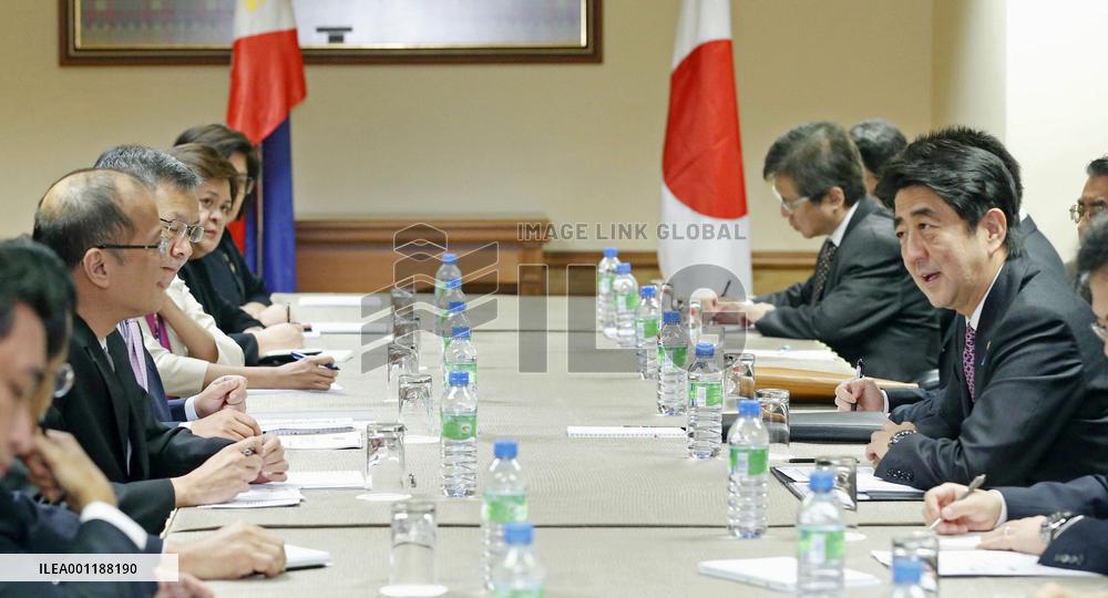 Japan-Philippine summit meeting in Brunei
