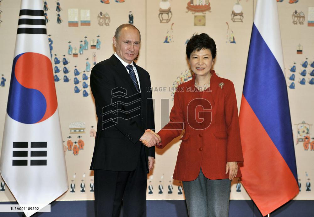 Russian, S. Korean presidents