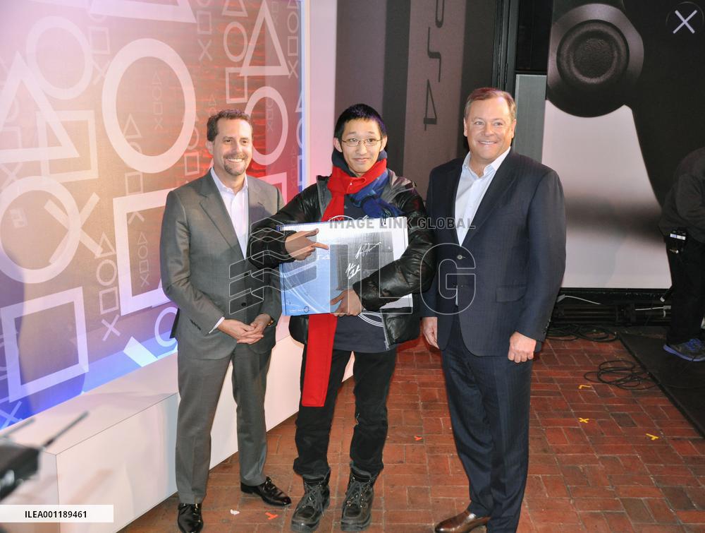 Sony launches PlayStation 4